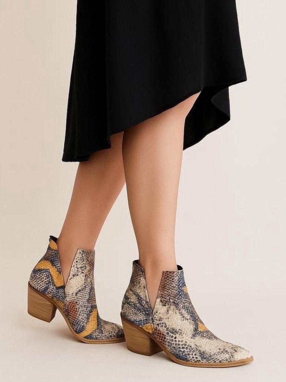 ARider Girl Avery Faux Snakeskin Ankle Boots V-cutout Stacked Block Heel 8.5